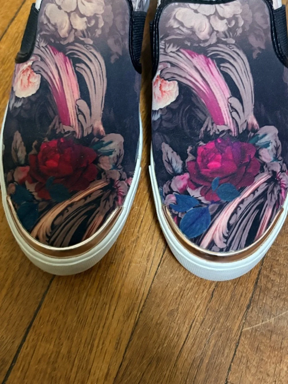 Ted Baker Laulei Women's floral slip on sneakers trainers. - Picture 2 of 8